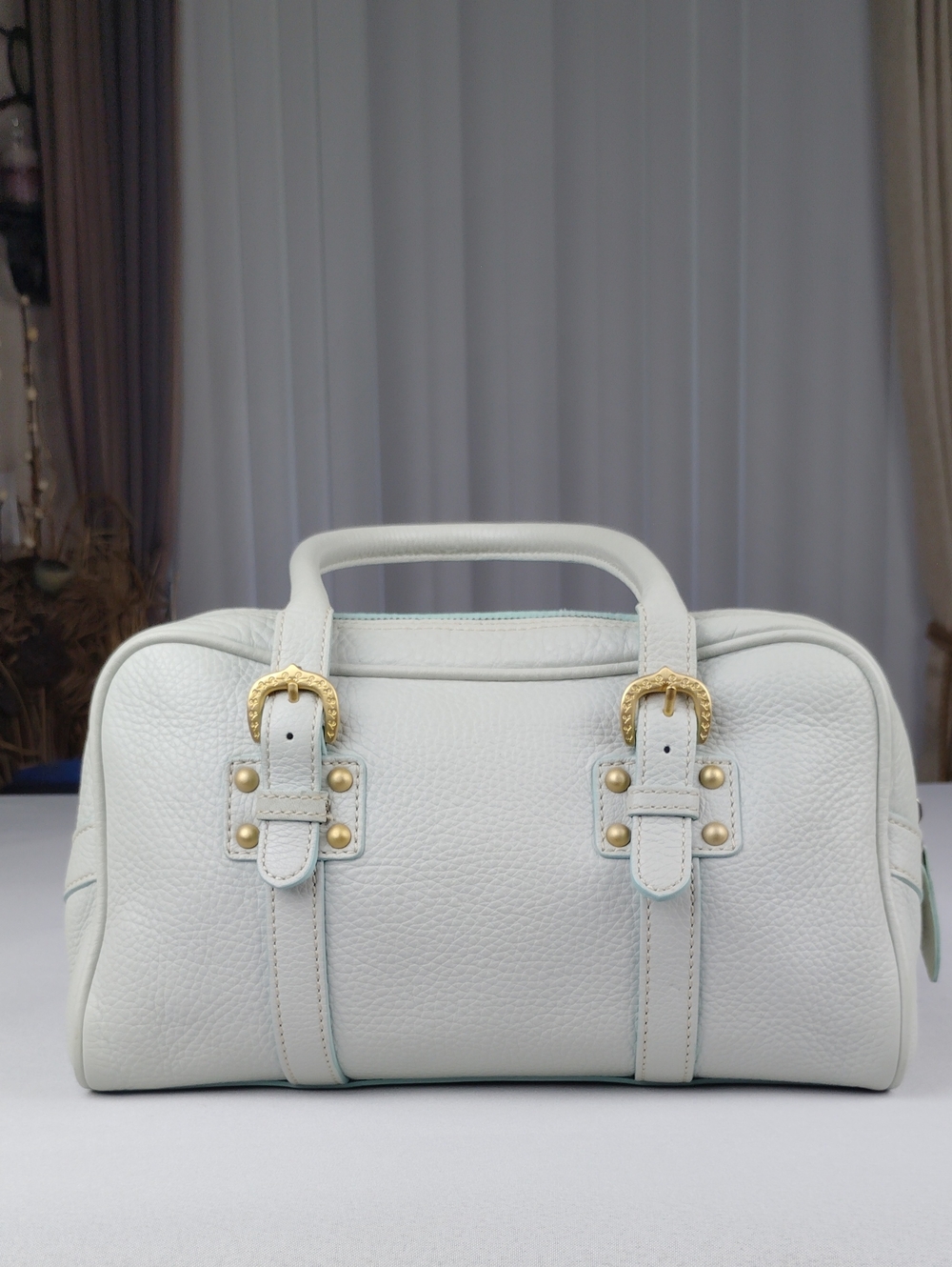 Dooney & Bourke Women's Tote Handbag. - Picture 2 of 16